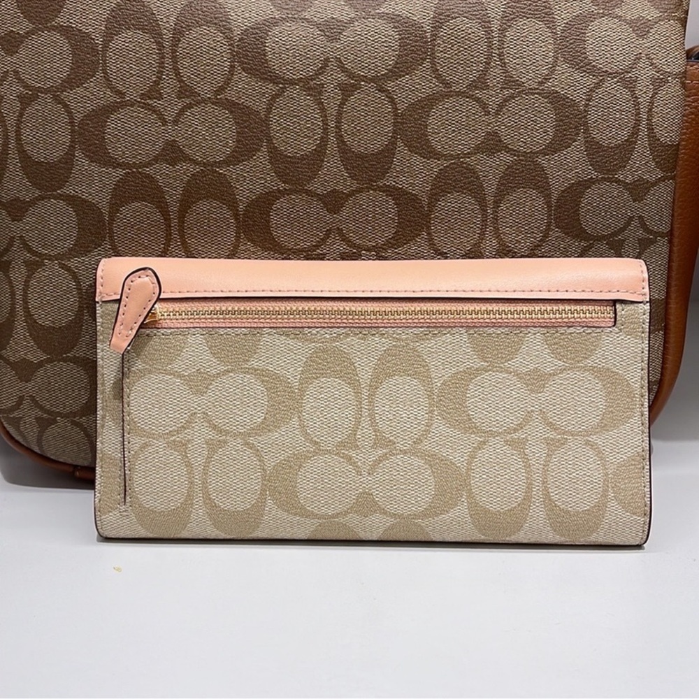 Coach Slim Trifold Wallet In Signature Canvas
IM/Light Khaki/Faded Blush - Picture 8 of 16
